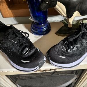 Hoka worn only a handful of times. Size 7 fits more like a 7 1/2.